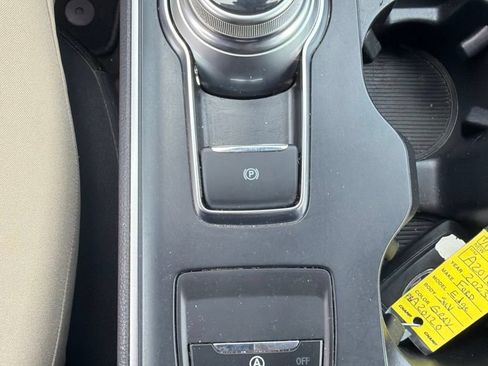 Used 2023 Ford Edge SE AWD/4WD image 19