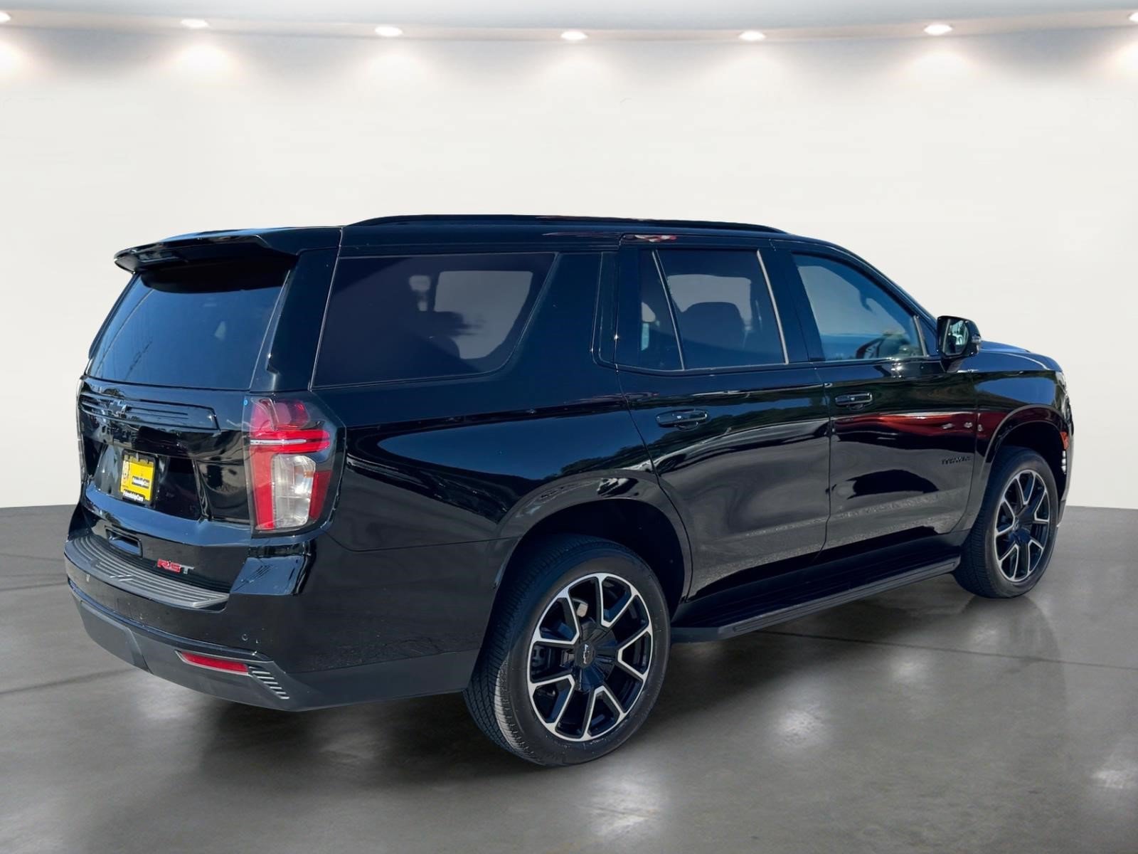 Used 2024 Chevrolet Tahoe RST w/ Luxury Package AWD/4WD image 3