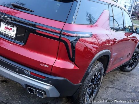 Used 2024 Chevrolet Traverse Z71 w/ Enhanced Driving Package image 9