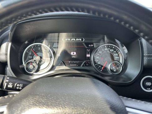 Used 2022 RAM 1500 Laramie AWD/4WD image 12