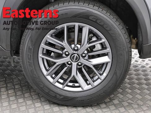 Used 2024 Nissan Rogue S image 34