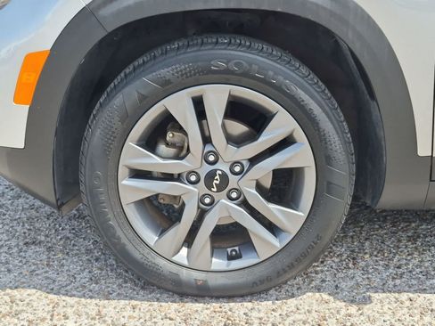 Used 2023 Kia Seltos S w/ Navigation Package FWD image 32