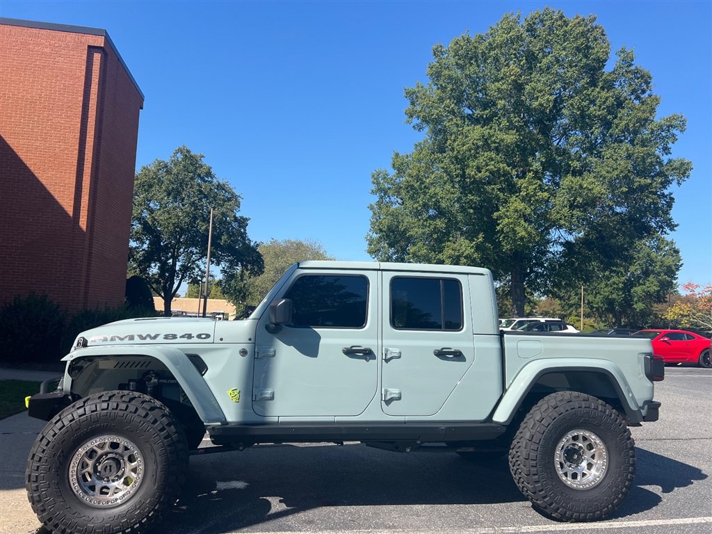 Used 2023 Jeep Gladiator Mojave w/ LED Lighting Group AWD/4WD image 2