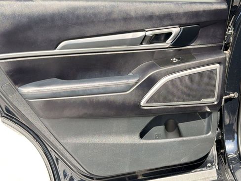Used 2020 Kia Telluride LX FWD image 27