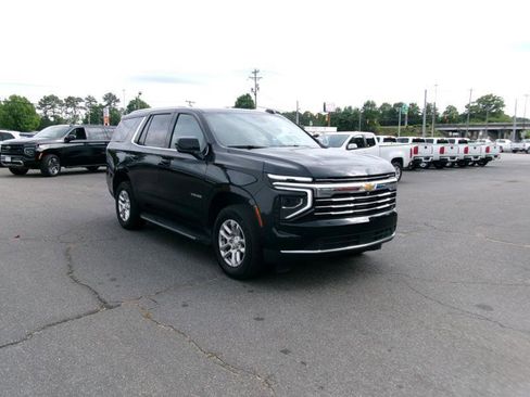 Used 2025 Chevrolet Tahoe LT AWD/4WD image 4