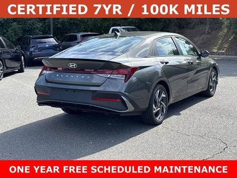 Used 2025 Hyundai Elantra Sport FWD image 2