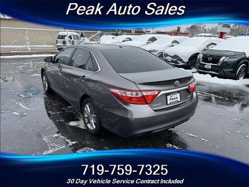 Used 2015 Toyota Camry SE image 5