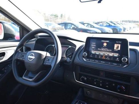 Certified 2025 Nissan Rogue S AWD/4WD image 29