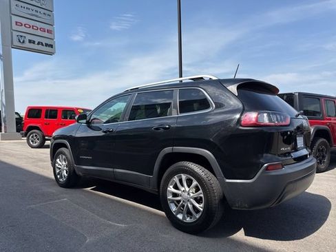Used 2019 Jeep Cherokee Latitude w/ Popular Appearance Group AWD/4WD image 4