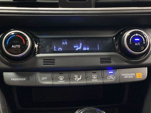 Used 2021 Hyundai Kona Limited AWD/4WD image 18