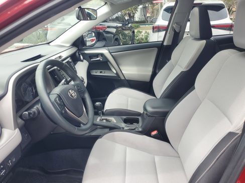 Used 2018 Toyota RAV4 XLE image 15