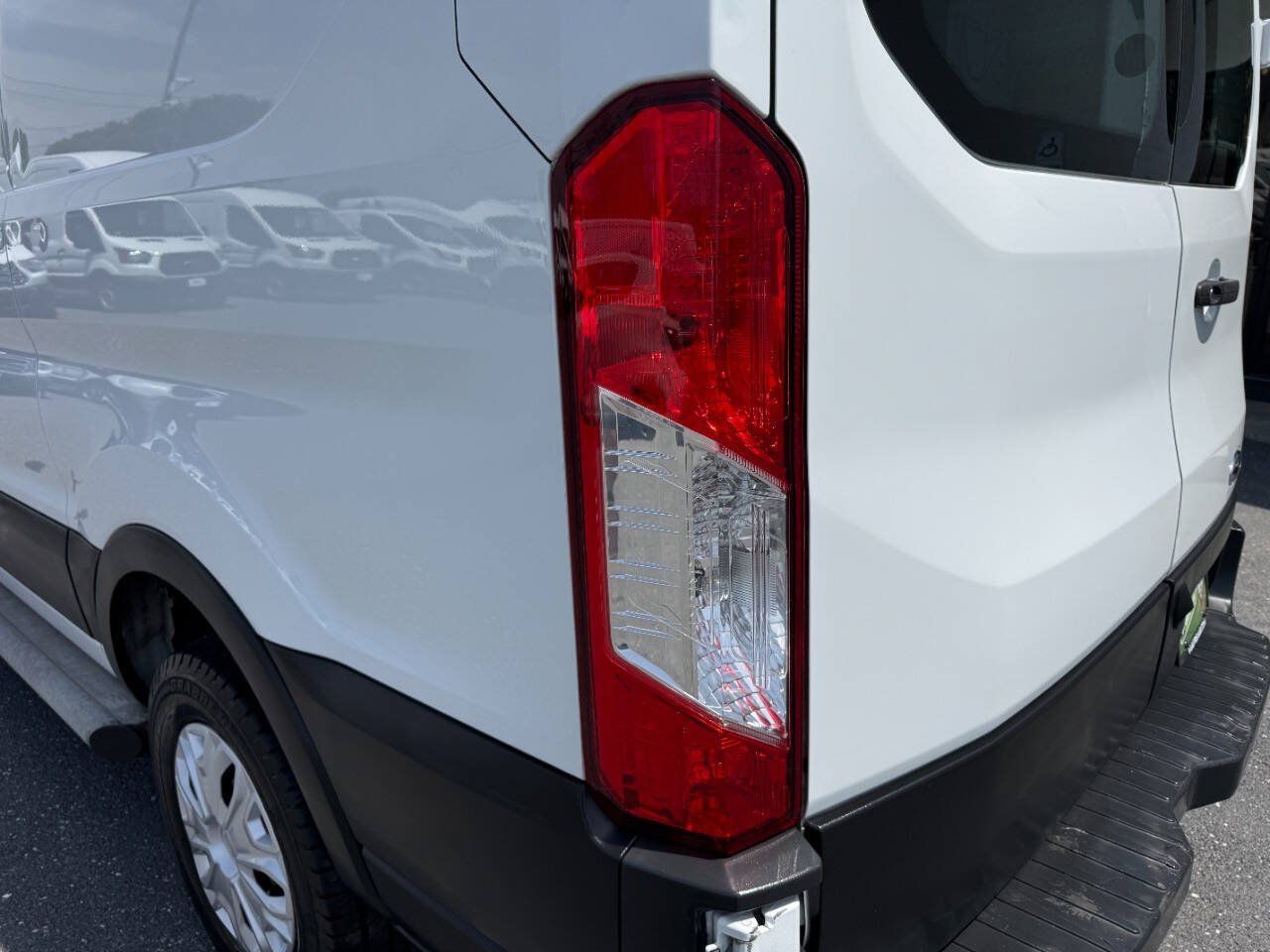 Used 2019 Ford Transit 250 130 Low Roof w/ Exterior Upgrade Package RWD image 36