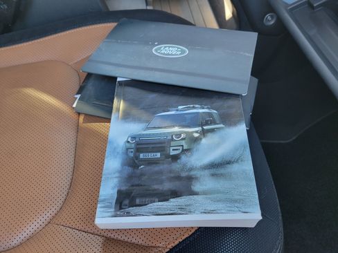 Used 2023 Land Rover Defender 130 X-Dynamic SE image 47