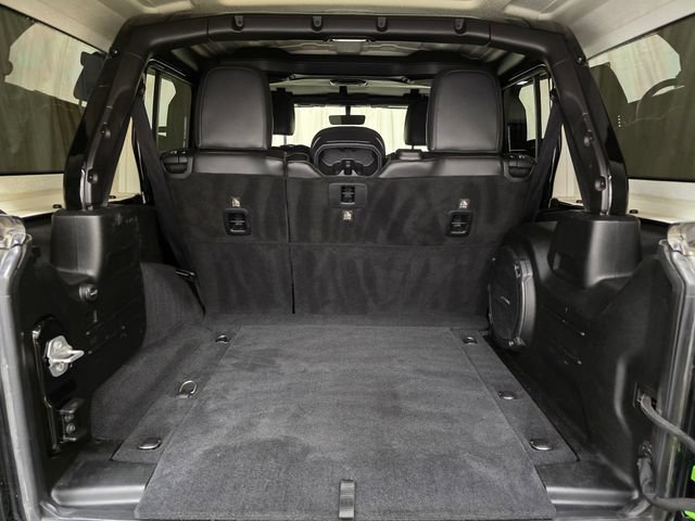 Used 2019 Jeep Wrangler Unlimited Sahara w/ Uconnect 4C Nav & Sound Group AWD/4WD image 33