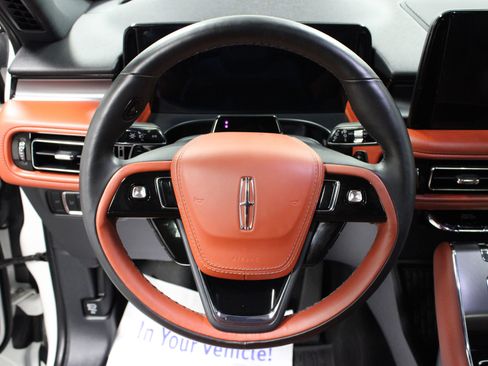 Used 2025 Lincoln Aviator Reserve w/ Equipment Group 201A AWD/4WD image 18