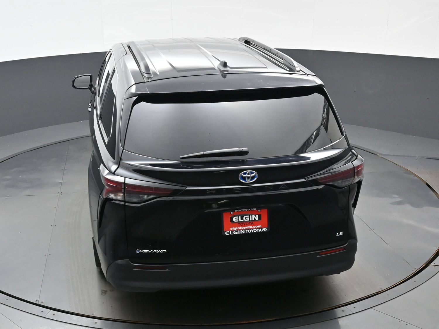 Used 2025 Toyota Sienna LE AWD/4WD image 40