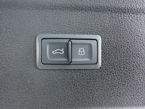 Used 2022 Audi Q5 2.0T Prestige w/ Prestige Package AWD/4WD image 25