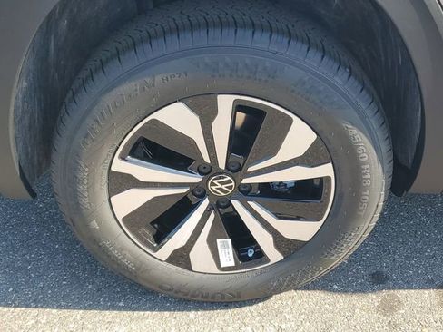 New 2026 Volkswagen Atlas SE FWD image 5