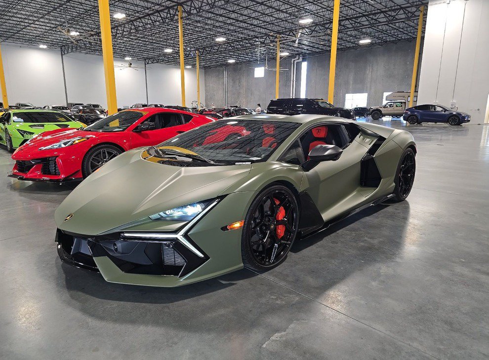 Used 2024 Lamborghini Revuelto AWD/4WD image 5