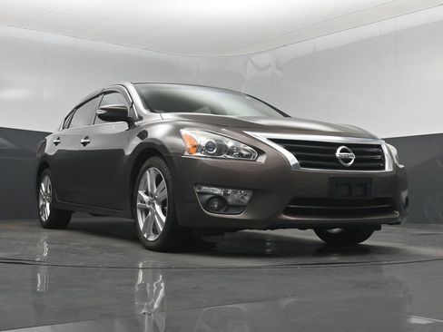 Used 2013 Nissan Altima 3.5 SL FWD image 32
