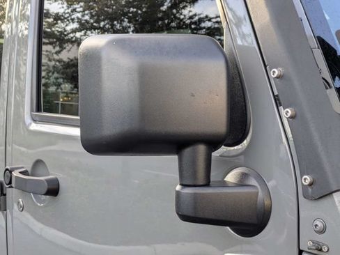 Used 2018 Jeep Wrangler Unlimited Sport S AWD/4WD image 10