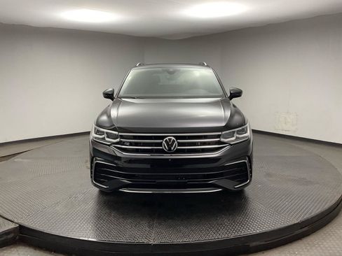Used 2023 Volkswagen Tiguan SEL R-Line AWD/4WD image 2