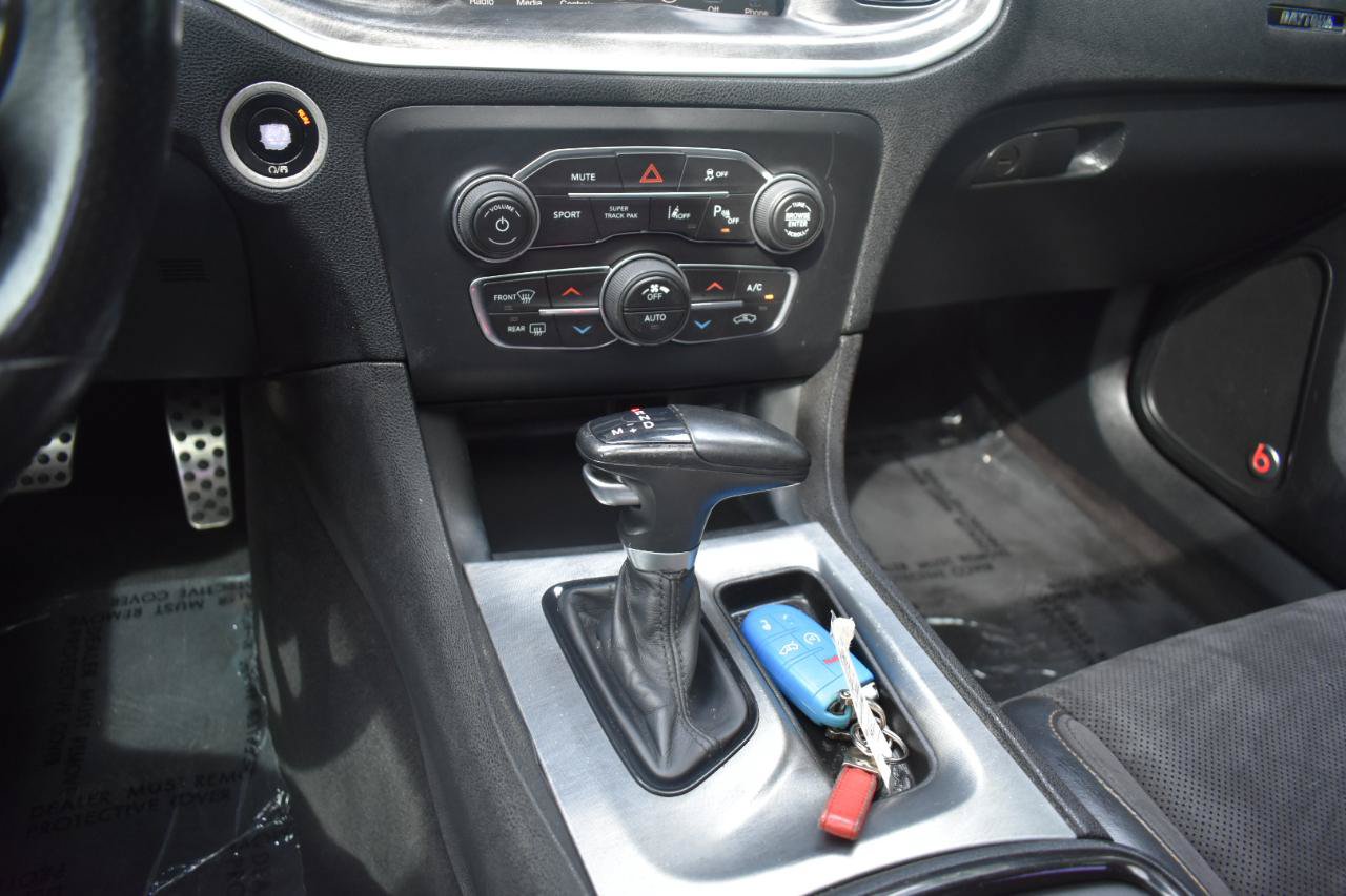 Used 2017 Dodge Charger R/T RWD image 31