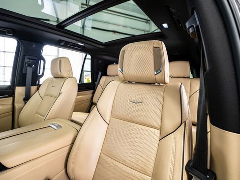 Used 2023 Cadillac Escalade Premium Luxury w/ Touring Package image 37