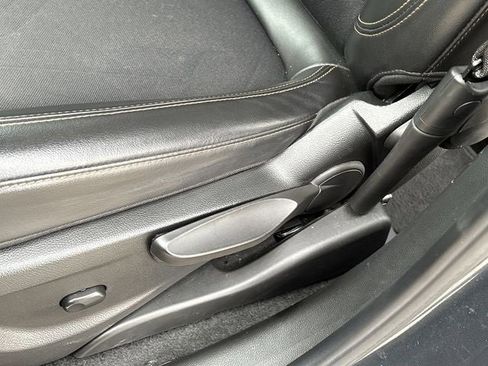 Used 2021 Chevrolet Trax LT image 25