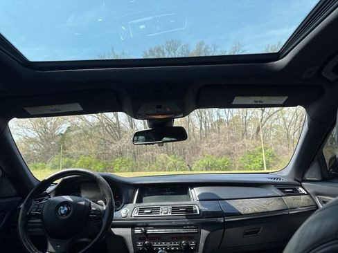Used 2014 BMW 750i image 13