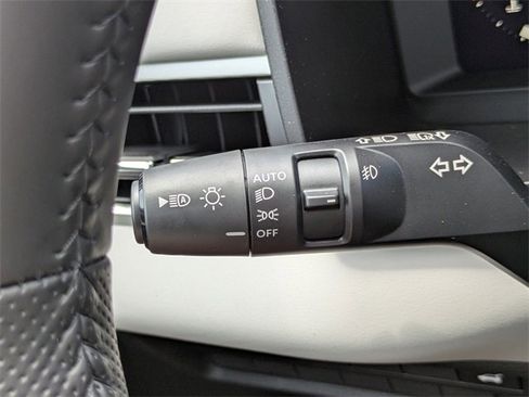 New 2025 Mitsubishi Outlander SE image 28