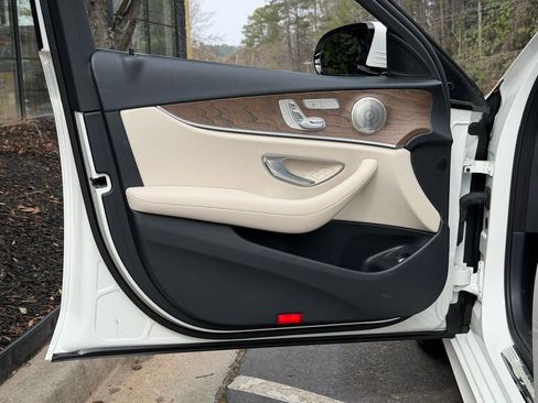 Used 2022 Mercedes-Benz E 350 Sedan image 28