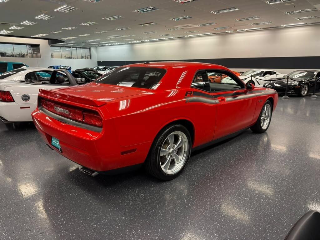Used 2010 Dodge Challenger R/T RWD image 4