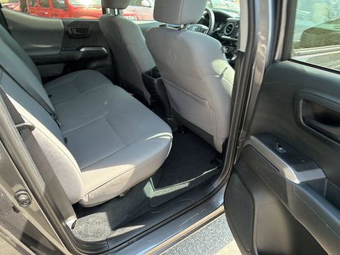 Used 2017 Toyota Tacoma SR5 w/ Tow Package image 21