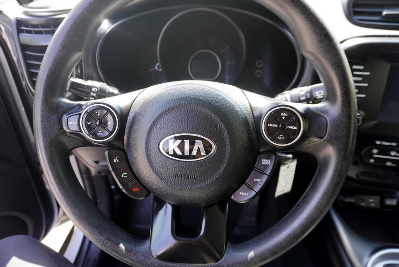 Used 2019 Kia Soul + FWD image 28