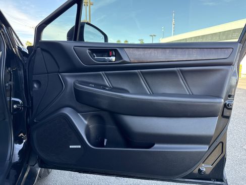 Used 2018 Subaru Outback 3.6R Limited image 39