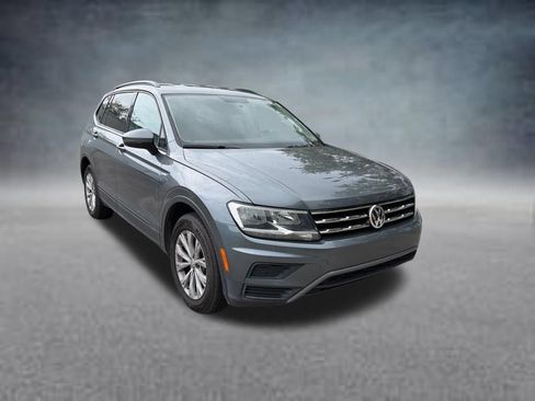 Used 2019 Volkswagen Tiguan S w/ Driver Assistance Package FWD image 2