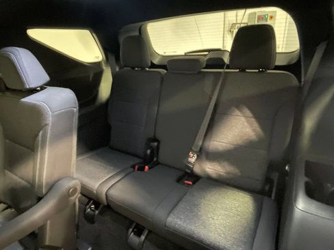 Used 2025 Chevrolet Traverse LT AWD/4WD image 20