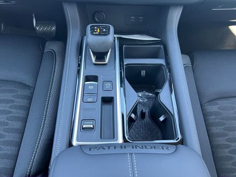 New 2026 Nissan Pathfinder SV image 11