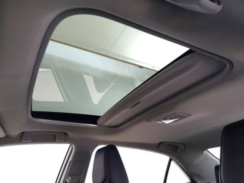 Used 2016 Toyota Corolla S image 19