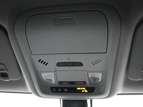 Used 2022 Chevrolet Blazer LT image 23