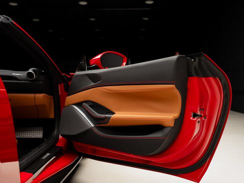 Used 2019 Ferrari Portofino RWD image 66