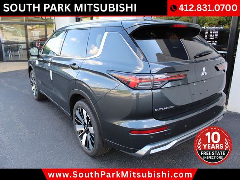 New 2025 Mitsubishi Outlander SEL image 8