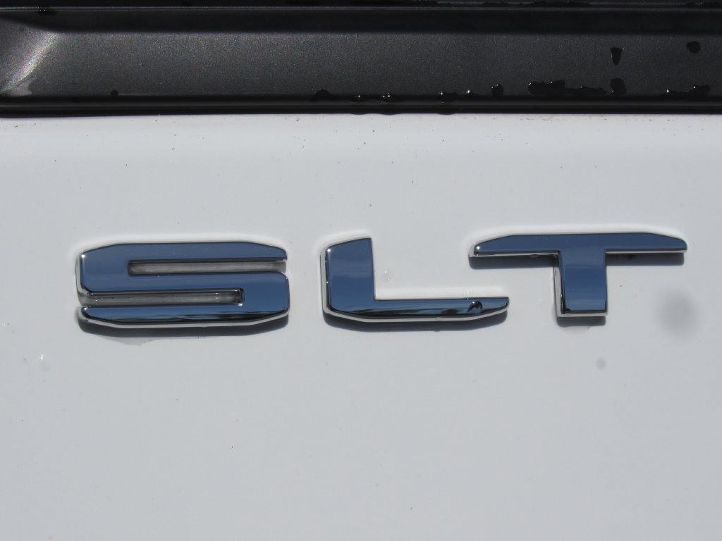 Used 2023 GMC Terrain SLT w/ Tech Package AWD/4WD image 9