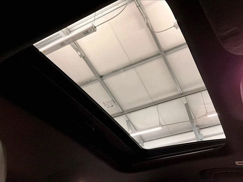 Used 2020 Jeep Grand Cherokee Altitude image 21