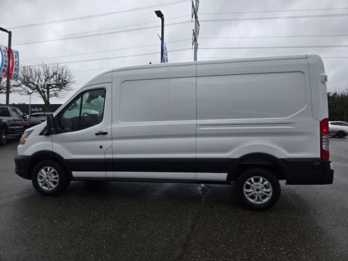 Used 2025 Ford Transit 250 148 Medium Roof RWD image 8