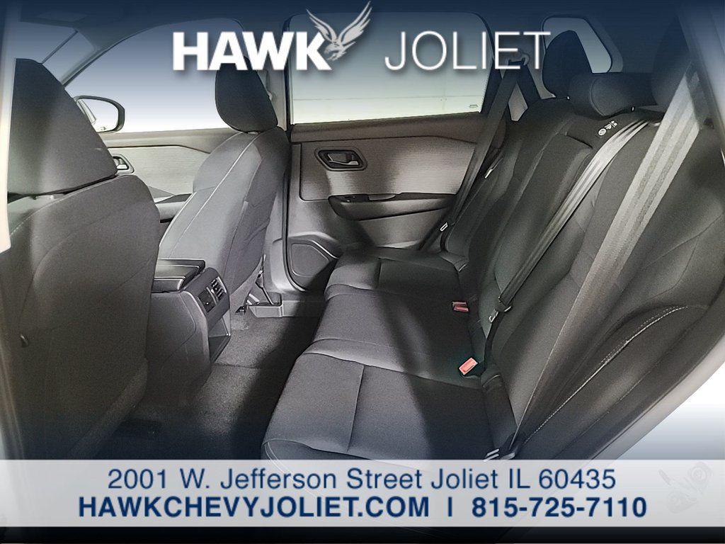 Used 2023 Nissan Rogue S FWD image 11