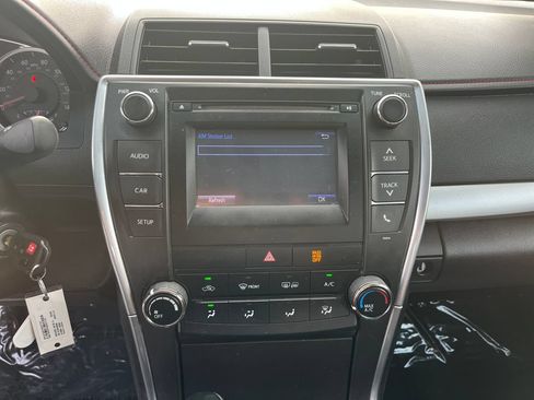 Used 2017 Toyota Camry SE FWD image 17