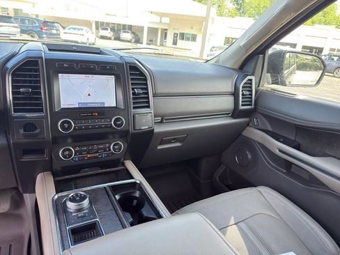 Used 2020 Ford Expedition Limited RWD image 29