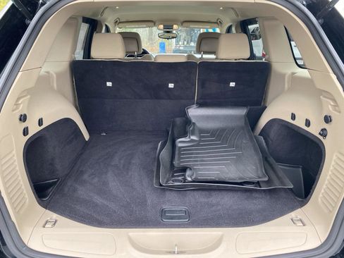 Used 2017 Jeep Grand Cherokee Laredo image 15